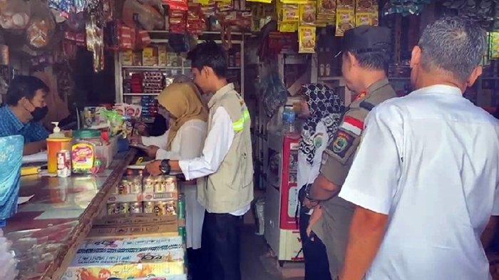 Disperindag dan tim gabungan Satgas Pangan lakukan monitoring harga kebutuhan pokok di pasar Inpres Pendopo, Kecamatan Talang Ubim Kabupaten PALI, Rabu (15/11/2023).
