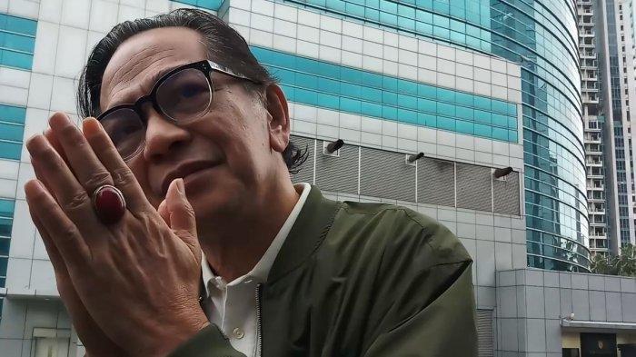 RAY SAHETAPY MENINGGAL - Aktor senior Ray Sahetapy di kompleks studio Trans TV, Jakarta Selatan, Jumat 7 Februari 2020. Ray Sahetapy meninggal dunia, Dewi Yull tulis pesan menyentuh.