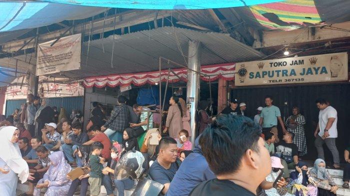 Dua hari pedagang pasar 16 Ilir tidak bisa berjualan karena pasar ditutup usai adanya perusakan dan penjarahan yang terjadi, Minggu (9/9/2024).