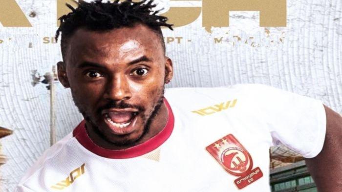 GUY BERSERAGAM SFC - Striker naturalisasi asal Kamerun Guy Junior Ondoua ketika berseragam Sriwijaya FC musim kompetisi Liga 2 2022/23.