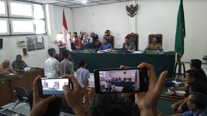 Empat bocah terdakwa pembunuhan dan rudapaksa siswi SMP di TPU Talang Kerikil Kuburan Cina Palembang divonis Majelis hakim