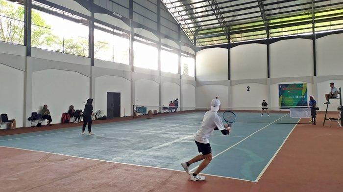 Fun Game dari klub Tennis Clinic Palembang di Lapangan Tenis Korem 044/GAPO, Minggu (30/7/2023).