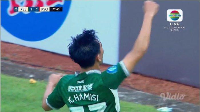 Gelandang PSS Sleman, Wahyudi Hamisi, menyamakan skor jadi 2-2 pada laga pekan kedua Liga 1 2023-2024 antara PSS Sleman vs Persis Solo, Jumat (7/7/2023).