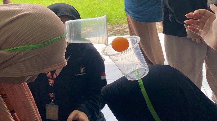 Kegiatan bertema Menggembirakan dan Memuliakan Anak Yatim Kolaborasi Glow As One dan KPP dilangsungkan di SMP Muhammadiyah 1 Jetis, Minggu (08/12/2024) pada pukul 09.00 WIB.