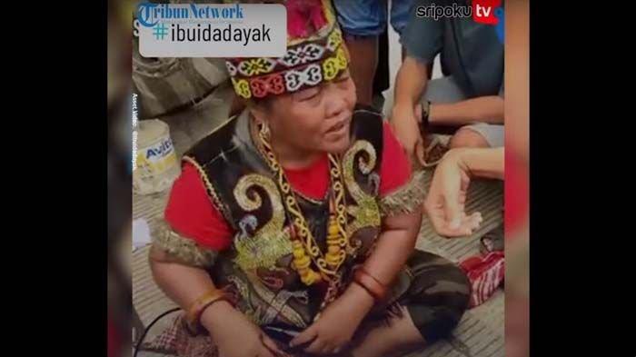 Ida Dayak perempuan sakti itu mampu menyebuhkan penyakit, seperti mengobati tulang bengkok.