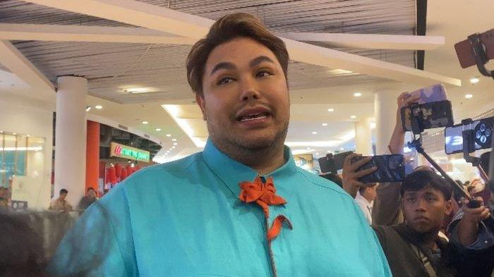JANJI IVAN GUNAWAN - Ivan Gunawan ditemui di kawasan Gandaria, Jakarta Selatan, Selasa (4/2/2025). Ivan Gunawan mengungkapkan keinginannya mengajak Ruben Onsu umrah jika telah sah mualaf.