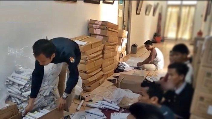 KPU OKI akan memprioritaskan daerah perairan dan kecamatan terjauh untuk didahulukan pendistribusian surat suara.