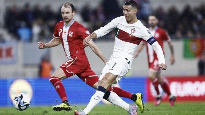 Cristiano Ronaldo berhasil menembus 122 gol berkat brace ke gawang Luksemburg dalam kemenangan 6-0 timnas Portugal di Stadion Luksemburg, pada lanjutan Kualifikasi Euro 2024