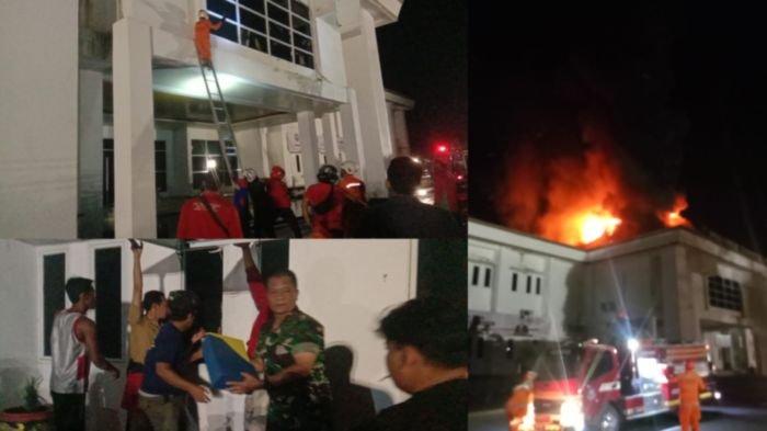 Kebakaran Kantor Pemkab OKU Provinsi Sumatera Selatan, Senin (15/7/2024) malam. Sejumlah petugas sibuk mengamankan dokumen penting.