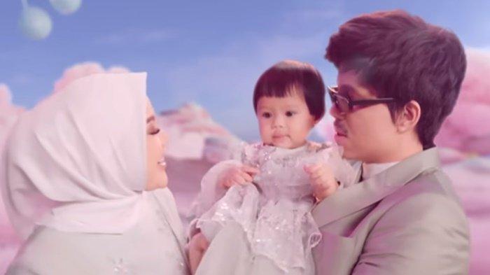 Lirik Lagu Ameena - Atta Halilintar, Aurel Hermansyah Feat Ameena