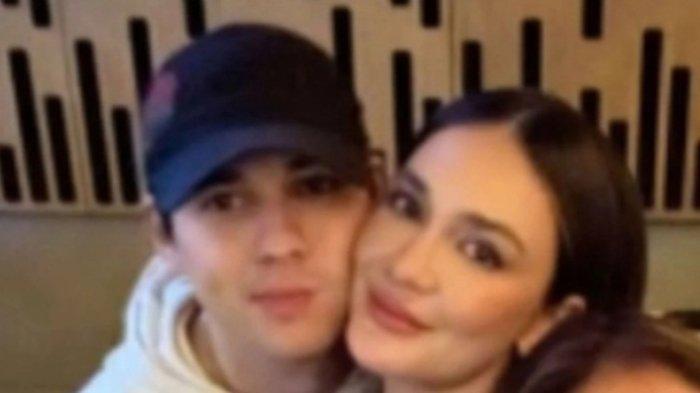 Luna Maya Jawab Isu Putus dengan Maxime Bouttier