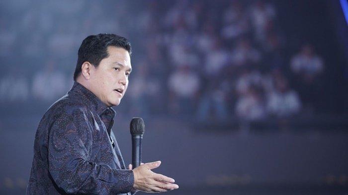 Menteri BUMN Erick Tohir pada acara penggelaran BUMN Corporate Communications and Sustainability Summit (BCOMSS) Awarding Night 2023 pada Kamis (9/3/2023) di Tennis Indoor Senayan, Jakarta dengan Tema Membawa Indonesia ke Panggung Dunia.