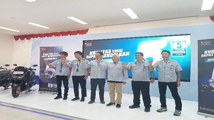 President Director & CEO PT. YIMM (Yamaha Indonesia Motor Manufacturing) Dyonisius Beti, dalam acara Press Conference & Factory Visit, Kamis (5/10/2023) di Pabrik YIMM – West Java, Karawang, Kamis (5/10/2023).