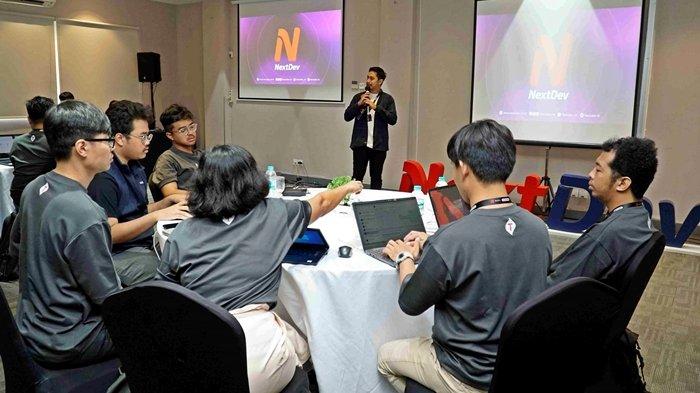 NextDev Academy memberikan serangkaian kegiatan komprehensif untuk meningkatkan kapabilitas para startup dalam membangun pondasi pertumbuhan bisnis, serta menciptakan dampak berkelanjutan, seperti assesment and startup diagnostic, orientation and bootcamp, dan online incubation yang menghadirkan para ahli dan mentor di bidang bisnis, teknologi, dan sosial.