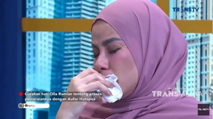 Olla Ramlan berurai air mata saat mengisahkan perceraian dengan Aufar Hutapea