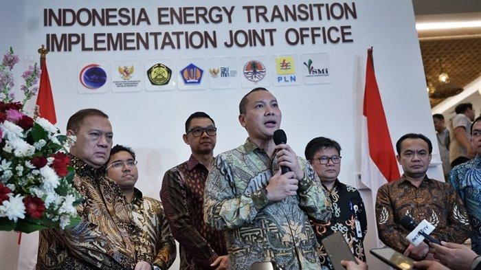 PT PLN (Persero) bersama Satuan Tugas Transisi Energi Nasional (Satgas TEN) meluncurkan Indonesia Energy Transition Implementation Joint Office atau Rumah Perancangan Aksi Transisi Energi Nasional (PATEN) yang terletak di Kebayoran Baru, Jakarta Selatan pada Rabu, (17/1/2024).