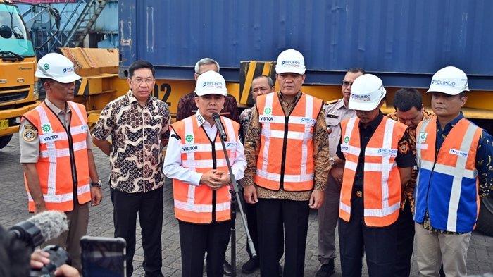 PT Pelindo Regional 2 Palembang mendukung pelaksanaan kegiatan pelepasan ekspor komoditas pertanian/perkebunan dan perikanan yang dilaksanakan di Terminal Petikemas Pelabuhan Boom Baru Palembang.