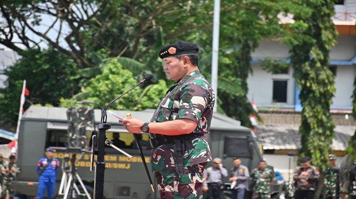 Panglima Tentara Negara Indonesia (TNI), Laksamana TNI Yudo Margono melepas pemberangkatan Satgas Pamtas RI-PNG ke wilayah Provinsi Papua dan Papua Barat yaitu Batalyon Infanteri Raider 200/Bela Negara Kodam I/Bukit Barisan dan Batalyon Infanteri 133/Yudha Sakti Kodam II/Sriwijaya, dari Pelabuhan Boombaru Palembang.