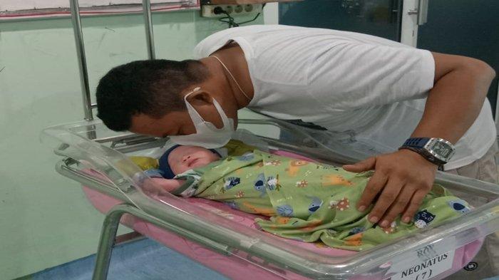 Bayi baru lahir diberi nama Prabowo Subianto.
