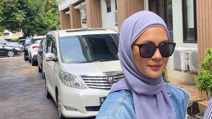 CCTV PAULA VERHOEVEN - aula Verhoeven saat ditemui di Pengadilan Agama (PA) Jakarta Selatan, Rabu (20/11/2024). Paula Verhoeven bantah selingkuhi Baim Wong, rekaman bukti CCTV dibongkar sahabat
