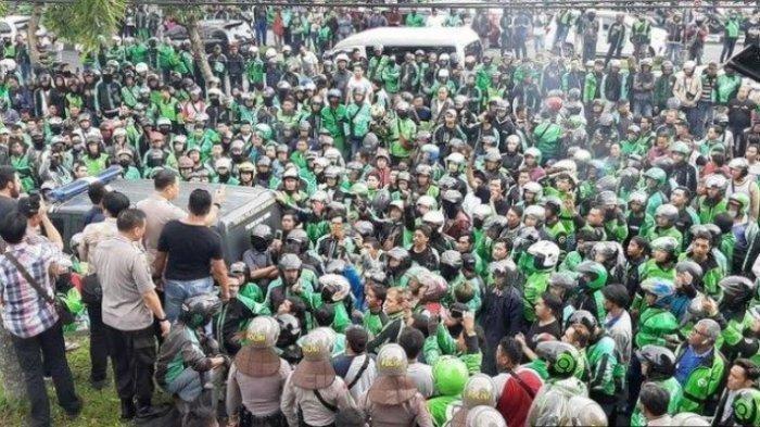 Ilustrasi. Penyebab Driver Ojol & Kurir Se-Indonesia Kompak Matikan Aplikasi Hari Ini, Gelar Demo Besar-besaran