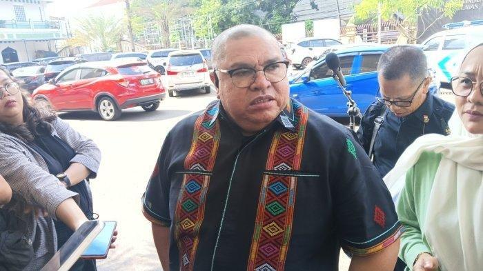 PESAN RAZMAN NASUTION - Pengacara Razman Arif Nasution memenuhi panggilan penyidik Polres Metro Jakarta Selatan, Rabu (6/11/2024). Pesan Razman Nasution minta Nikita Mirzani berbenah diri di penjara, Ibu Lolly didoakan segera sadar.