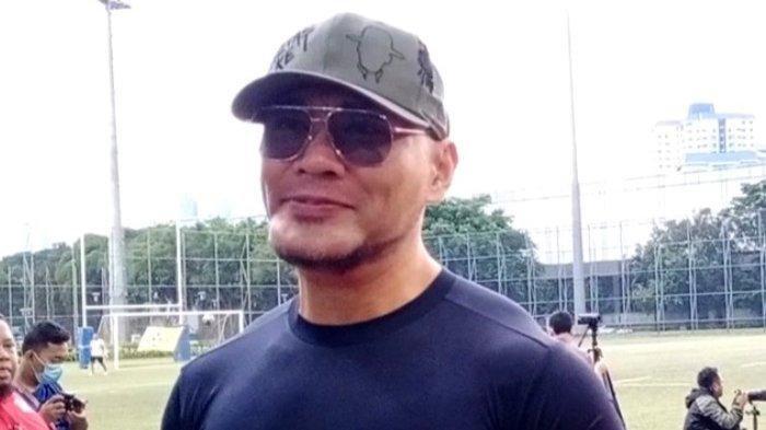 DEDDY CORBUZIER DILANTIK. Foto Deddy Corbuzier saat diwawancari wartawan Wartakota pada (1/6/2022). Petaka Deddy Corbuzier, Dicibir usai jadi Stafsus Menhas di Tengah Efisiensi Anggaran.