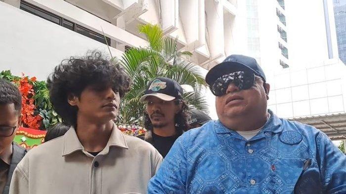 (Kiri) Vadel Badjideh dan (kanan) Razman Nasution - Petaka Vadel Badjideh Terancam Ditinggal Razman Nasution Jika Terbukti Bohong