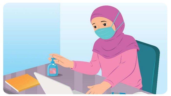 ILUSTRASI SOAL - Picture 5.1 A young lady wears a mask and uses hand sanitizer.