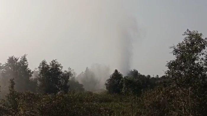 Pipa Pertamina di Indralaya Utara OI Bocor, Semburan Gas Membumbung Tinggi