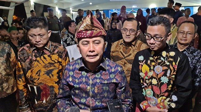 Pj Gubernur Sumatera Selatan (Sumsel), Dr. Drs. H. Agus Fatoni M.Si. meminta Pemerintah Kabupaten OKU Timur untuk melakukan pasar murah guna menekan inflasi harga beras, Jumat (3/11/2023).