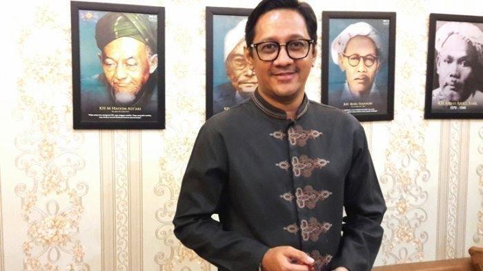 PROFIL ANDRE TAULANY -- Andre Taulany setelah menemui Ketua Pengurus Besar Nahdlatul Ulama (PBNU) KH Said Aqil Siraq di Kantor PBNU, Jalan Kramat Raya, Senen, Jakarta Pusat, Rabu (8/5/2019) sore. Profil Andre Taulany, Diisukan Dekat dengan Ayu Ting Ting
