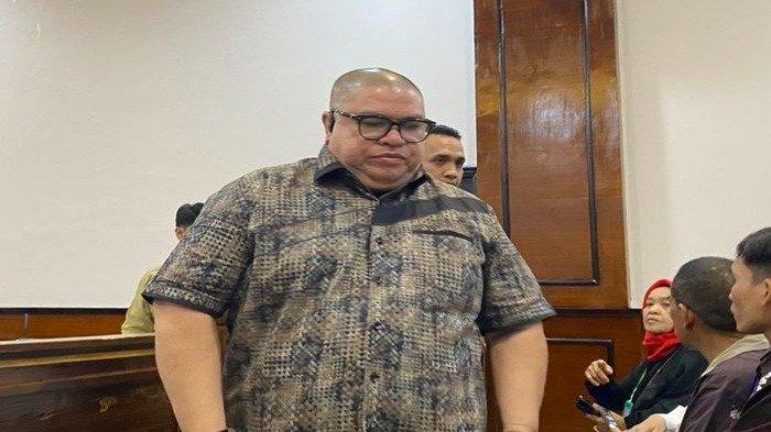 RAZMAN DITOLAK NIKITA - Razman Nasution di Pengadilan Negeri Jakarta Utara pada Kamis (20/2/2025). Niat hati ingin jenguk, kedatangan Razman Nasution ditolak Nikita Mirzani