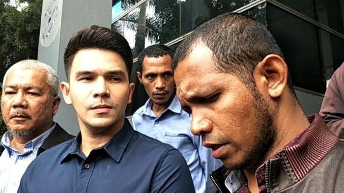 JONTAHAN FRIZZY TERSANGKA - Aktor Jonathan Frizzy. Satu alasan Jonathan Frizzy belum ditahan meskipun resmi tersangka