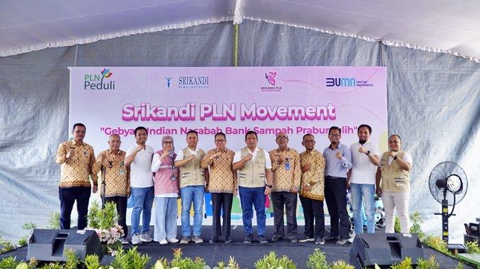 Srikandi PLN bersama Manajemen PLN UID S2JB menggelar gebyar undian hadiah bagi para nasabah Bank Sampah Prabumulih pada Kamis, 9 November 2023, di Taman Wonosari Kota Prabumulih.