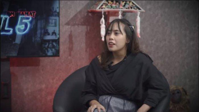 Syifa Salma Jatun Aini, ibu hamil yang ngidam pergi ke 99 pantai tengah malam. Ada alasan mengerikan dari misi pergi ke-99 pantai.