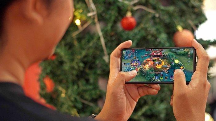 Telkomsel terus berupaya menghadirkan konektivitas yang andal hingga pelosok negeri untuk membangkitkan optimisme masyarakat menyambut berbagai peluang baru melalui berbagai terobosan yang didukung oleh konektivitas digital untuk menghadirkan ragam produk dan layanan solutif bernilai tambah yang mengedepankan prinsip customer-centricity.