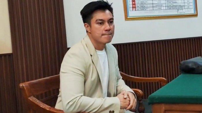 BAIM WONG CERAI - ktor Baim Wong menghadiri sidang lanjutan perceraiannya di Pengadilan Agama Jakarta Selatan, Rabu (4/12/2024). Terbukti selingkuhi Baim Wong, Pengadilan sebut Paula Verhoeven durhaka
