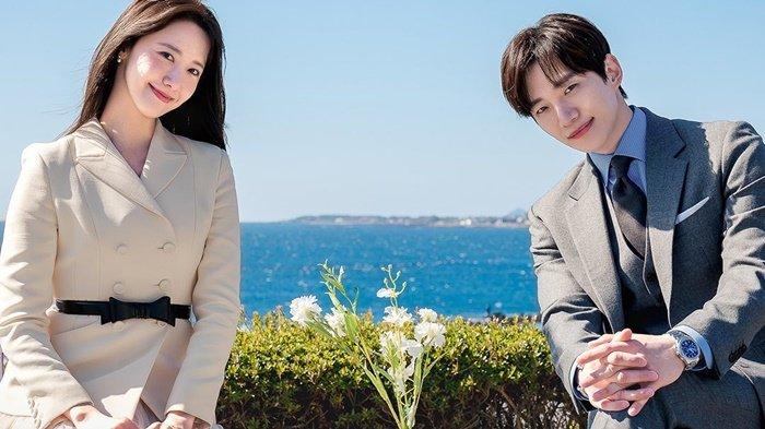 Yoona SNSD dan Lee Junho 2PM dalam drama Korea terbaru King The Land .