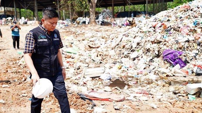 Tumpukan sampah di TPA Martapura menghasilkan limbah cair yang dimanfaatkan menjadi POC Bioenos.