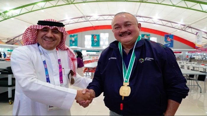 Gubernur Sumsel Alex Noerdin menyambut baik kedatangan Mohammed Al Garnas yang berasal dari Saudi Arabia tersebut. Bahkan Gubernur Alex Noerdin mengajak Mohammed Al Garnas berkeliling Jakabaring.