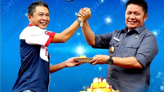 Panglima Pemenangan Tim HDCU Kota Palembang, Muhammad Asrul Indrawan dan juga Ketua DPD ADO Sumsel bersama Balon Gubernur Sumsel H Herman Deru SH MM yang juga Bapak Driver Online Sumsel