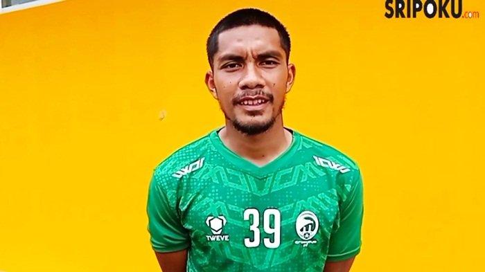 Bek kanan Sriwijaya FC, Akbar Zakaria.