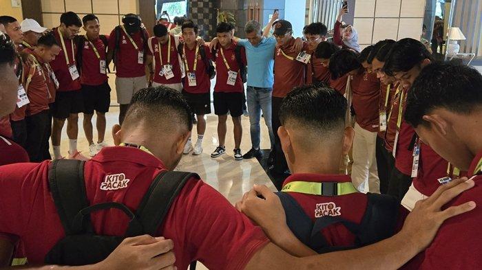 Skuat tim Sriwijaya FC pasca bermain imbang dengan skor 0-0 pada laga lanjutan putaran 2 Pegadaian Liga 2 2024/25 menghadapi Persikabo 1973 di Stadion Pekansari, Bogor, Jawa Barat, Kamis (19/12/2024), kini diliburkan hingga akhir tahun.
