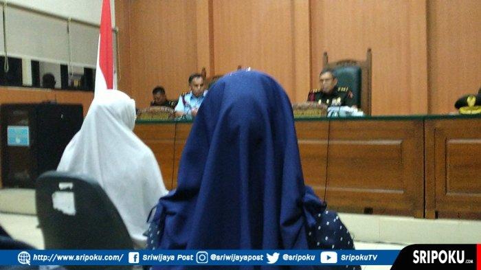 Ibunda Almarhum Prada Lucky Minta Hakim Militer Adil dan Benar