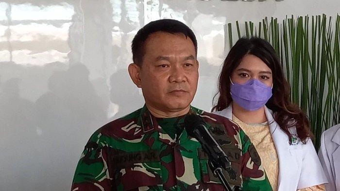 Kepala Staf Angkatan Darat (KSAD) Jenderal TNI Dudung Abdurachman merasa kehilangan atas gugurnya tiga prajurit Satgas Kodim YR 408/Sbh.