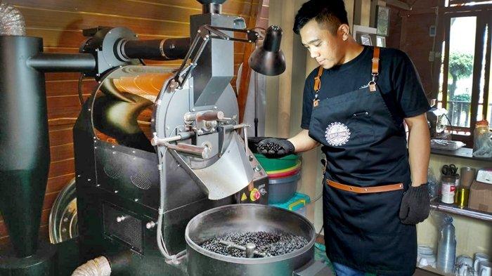 kopi Semende bermerek Cap Bukit Asam, yang diproduksi oleh Sentra Industri Bukit Asam (SIBA) Kopi sejak 2020.