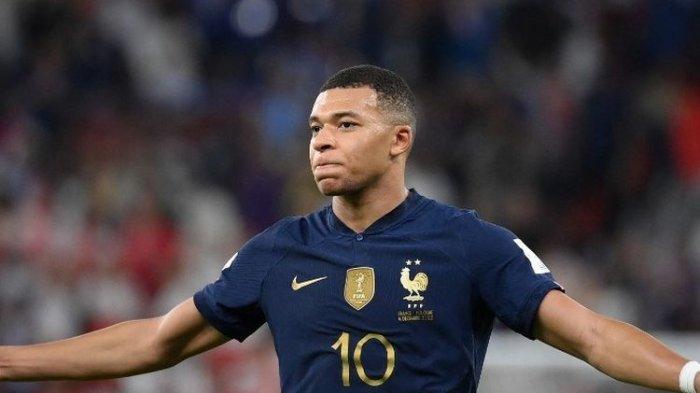 Hasil Perancis vs Polandia turut ditentukan oleh Kylian Mbappe yang mencetak gol kedua pada laga babak 16 besar Piala Dunia 2022 tersebut di Stadion Al-Thumama, Doha, pada 4 Desember 2022. Kini, Mbappe memimpin daftar top skor Piala Dunia 2022 dengan koleksi lima gol.