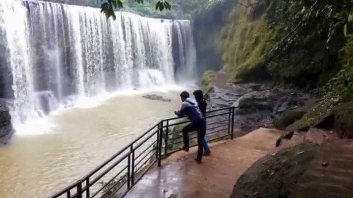 TEMAM : Air Terjun Temam di Lubuklinggau. (SRIPOKU.COM/TS)
