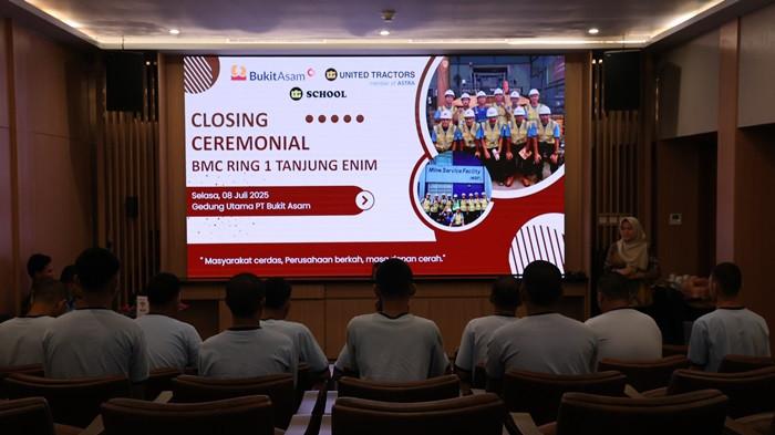 PELATIHAN -  PT Bukit Asam Tbk (PTBA) kembali menunjukkan komitmennya dalam pemberdayaan masyarakat dan pengembangan sumber daya manusia lokal melalui Program Pelatihan Basic Mechanical Course (BMC) yang sukses diselenggarakan di Auditorium Gedung Utama Bukit Asam.